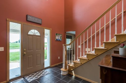 852 Mill Race Rd, Madelia, MN 56062-1026