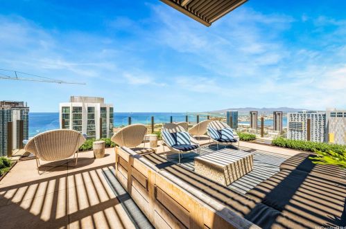 987 Queen St, Honolulu HI  96814-4118 exterior