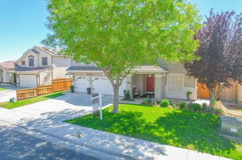 1746 Fir Dr, Los Banos CA 93635-5236 exterior