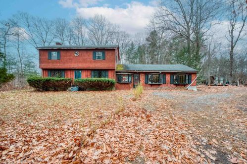 7 Spaulding Hill Rd, Pelham, NH 03076-3219