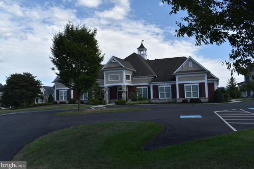 412 Constitution Dr, Ephrata PA  17522 exterior
