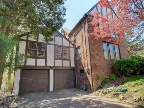 168 Walker Rd, Town Center, NJ 07052-3815