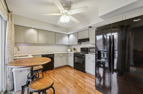 145 Nottingham Sq, Hackettstown NJ  07840-4236 exterior