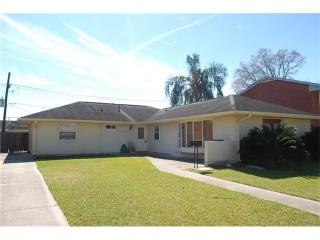 513 John Hopkins Dr, Kenner, LA 70065-4112