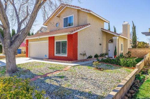 43211 32nd St, Lancaster, CA 93535-4926