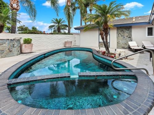 2009 Williams St, Santa Ana CA 92705-7841 exterior