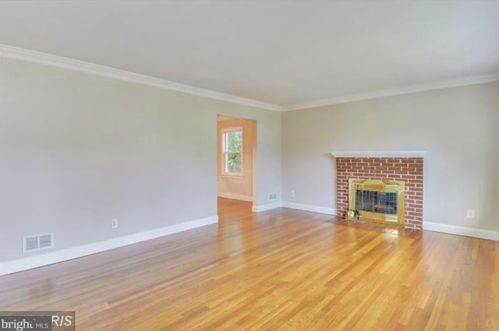 5606 26th St, Arlington VA  22207-1408 exterior