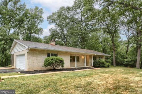 330 Taylor Rd, York, PA 17406-7729
