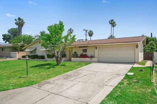 1053 Alice Ave, Rialto, CA 92376-4210