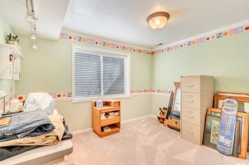 940 Johnsonway Dr, Sandy UT 84094-6346 exterior