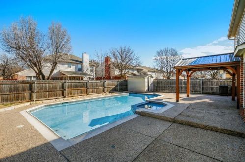 5409 Crater Lake Dr, Fort Worth, TX 76137-4449