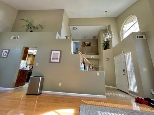 828 Taggert Ct, Modesto, CA 95351-4498