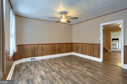 27 Spring Garden St, Carlisle, PA 17013-2551