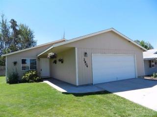2904 Pumice Ave, Eagle Crest OR  97756-9610 exterior