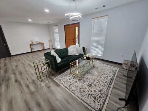 185 Glenrose Cir, Atlanta GA  30354-2375 exterior