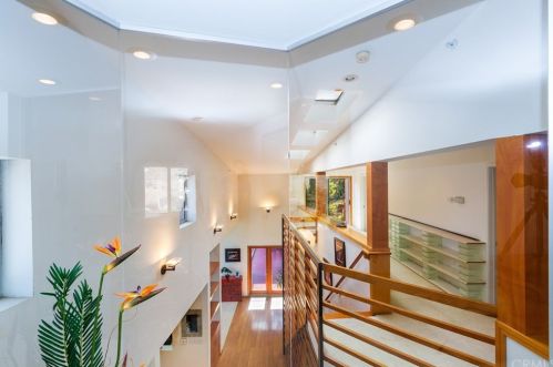 2025 Mt Vernon Ave, Riverside CA  92507-2528 exterior