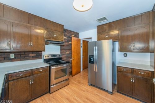 26 Britton Dr, Flemington, NJ 08822-4608