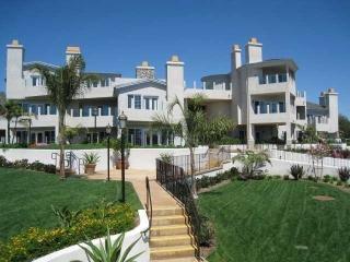 1108 Las Flores Dr, Carlsbad, CA 92008-1443