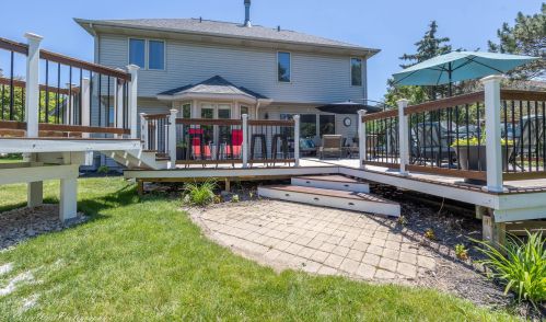 1223 Foxpointe Dr, Sycamore IL  60178-3219 exterior