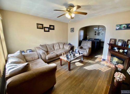 225 4th Ave, Paterson, NJ 07506-1547