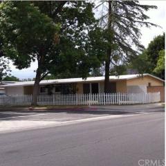 19501 Arminta St, Los Angeles, CA 91335-1612