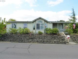 482 Highland Vista Ln, Roseburg, OR 97471-8109