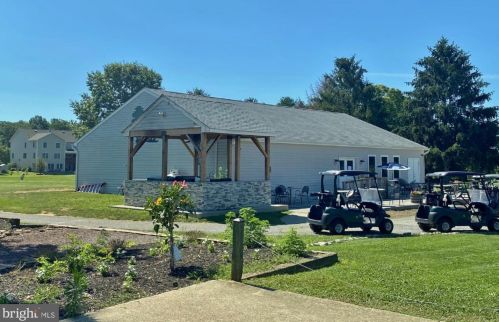 384 Turnberry Dr, Charles Town WV  25414-3930 exterior