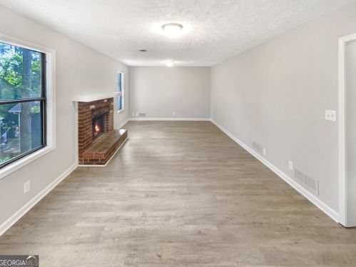 2870 Carrousel Ct, Stone Mountain, GA 30087-3922