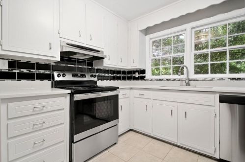 1678 Bridgeport Dr, Atlanta GA  30318-3332 exterior