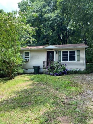 5135 Pinecrest Dr, Porterdale, GA 30014-3558