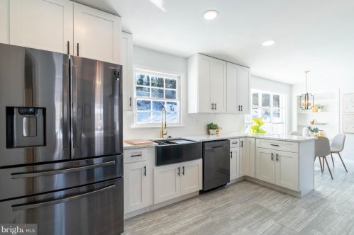 14805 Pebblestone Dr, Silver Spring MD exterior