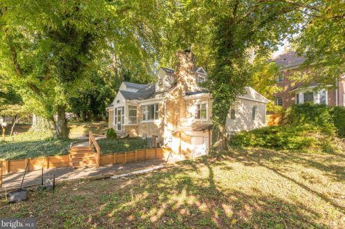 4023 Hirst Dr, Annandale, VA 22003-2414