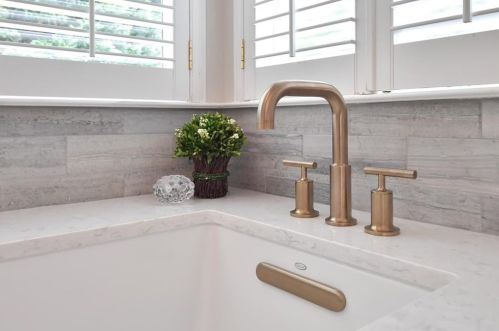 800 Lake Summit Dr, Atlanta GA  30342-1975 exterior