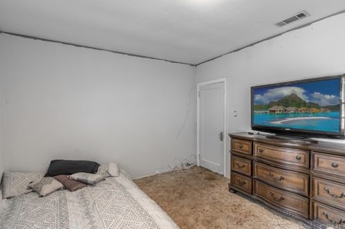 10080 Victoria Ave, Riverside CA  92503-6146 exterior