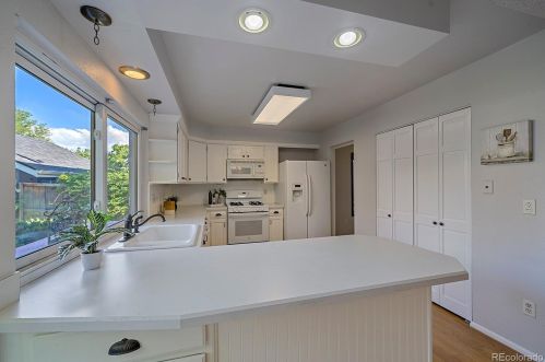 7601 Rosemary Cir, Englewood CO 80112-6421 exterior