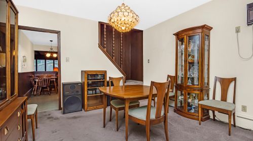 7911 Oakleaf Ave, Chicago, IL 60707-1352