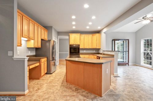 49 Pebble Beach Cir, Charles Town WV  25414-4061 exterior