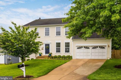 8972 Dennis Ct, Bristow, VA 20136-1031