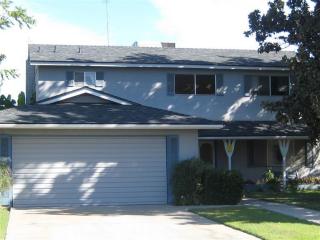 2044 Northhill St, Conejo, CA 93662-2219