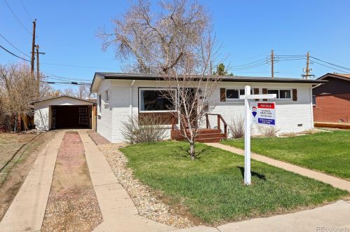 9613 57th Pl, Arvada, CO 80002-2124
