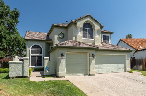 6005 Shale Rock Ct, Elk Grove, CA 95758-5411