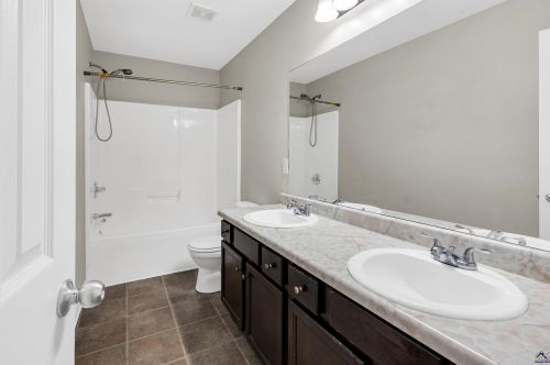 100 Arbor Crk, Warner Robins GA  31093-8957 exterior