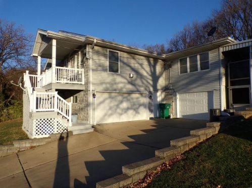 80 Lakewood Dr, Fenton, MO 63026-5074