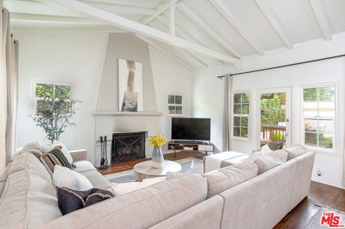 239 15th St, Santa Monica, CA 90402-2209