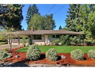 8207 Cypress Ave, Portland OR  97267-3411 exterior