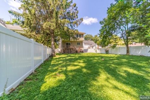 31 Storig Ave, Closter, NJ 07624-1118