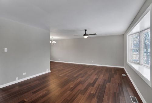 311 Norman Ct, Des Plaines, IL 60016-2440