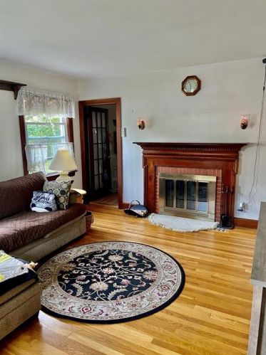 13 John Duggan Rd, Tiverton, RI 02878-1513