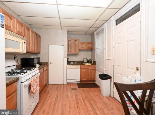 413 Howard Ave, Lancaster PA  17602-4419 exterior