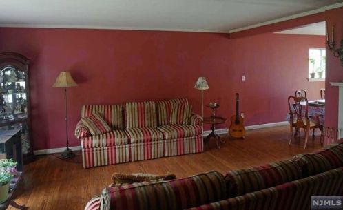 93 Arcadia Rd, Allendale, NJ 07401-2001